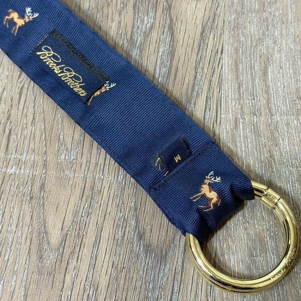 Brooks Brothers Size Medium Preppy Reindeer All Over Print Navy and Gold Belt